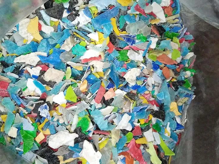 प्लास्टिक के टुकड़े 1