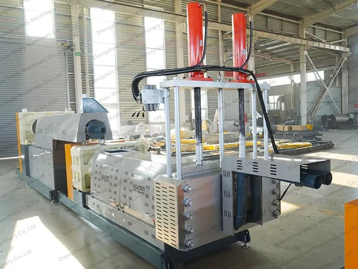 plastic pellet machine